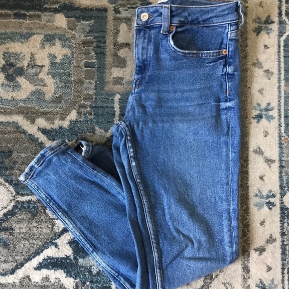 Zara Woman Blue Jeans Med Wash Ankle Size 8